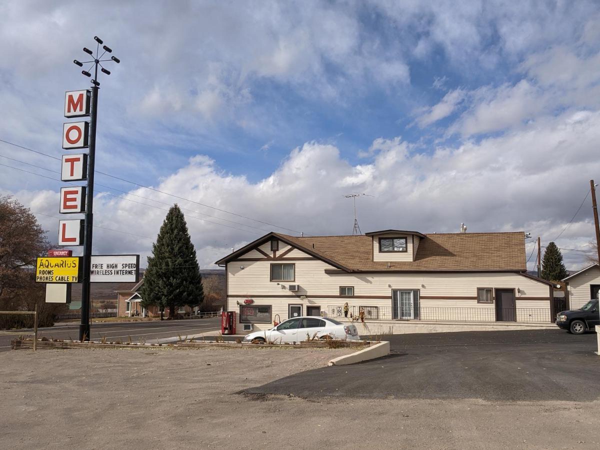 Aquarius Inn Bicknell Экстерьер фото