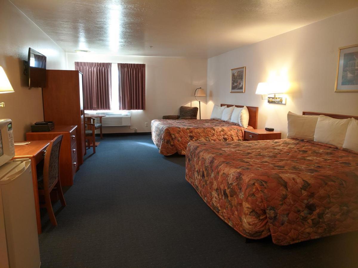 Aquarius Inn Bicknell Экстерьер фото