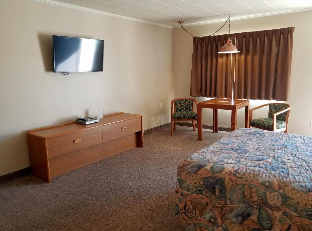 Aquarius Inn Bicknell Экстерьер фото