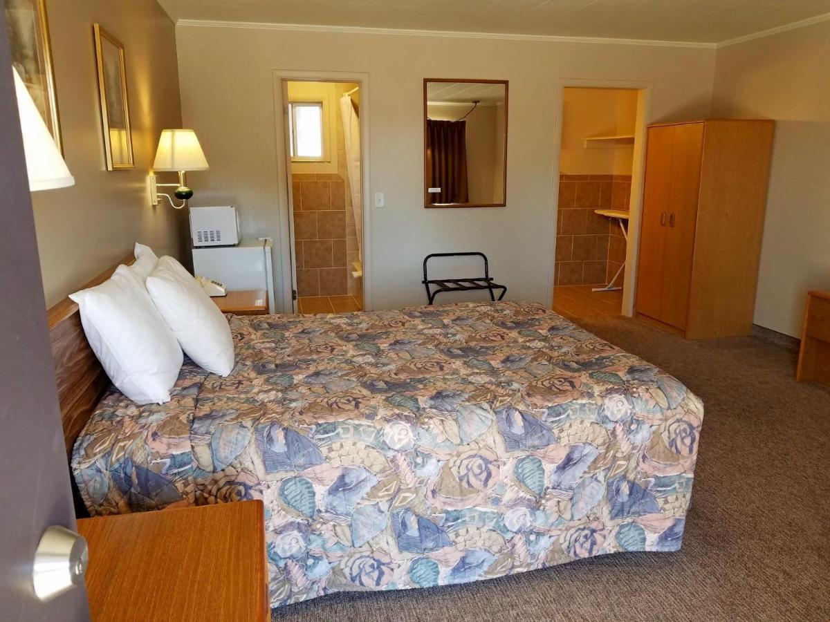 Aquarius Inn Bicknell Экстерьер фото