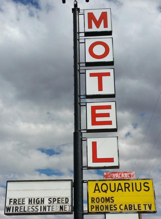 Aquarius Inn Bicknell Экстерьер фото