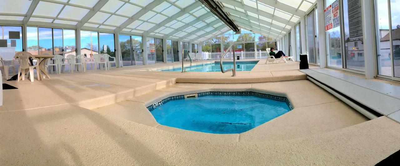 Aquarius Inn Bicknell Экстерьер фото
